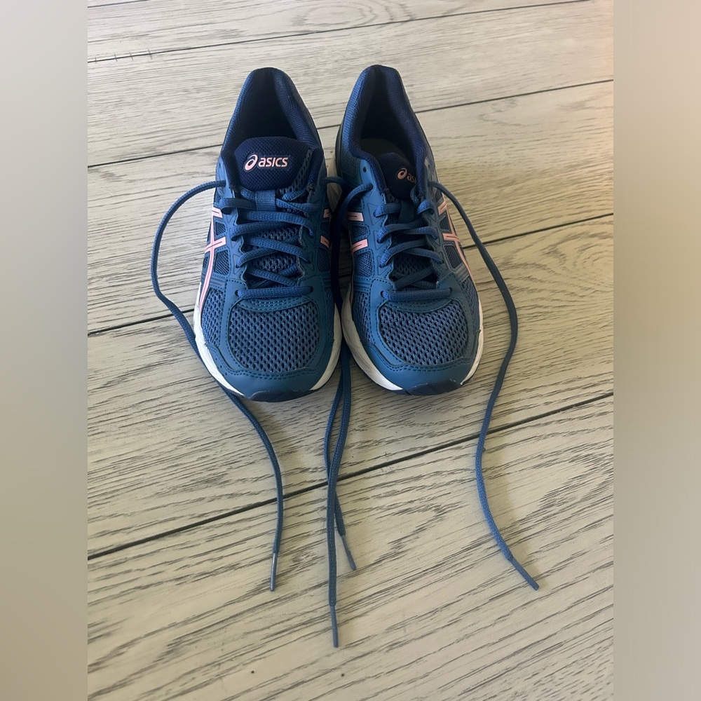 ASICS GEL-Contend 4, Women’s size 6